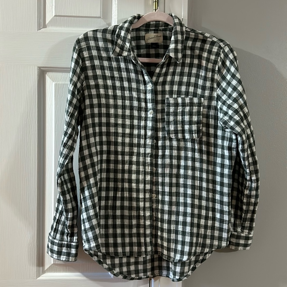 Great/white gingham button down